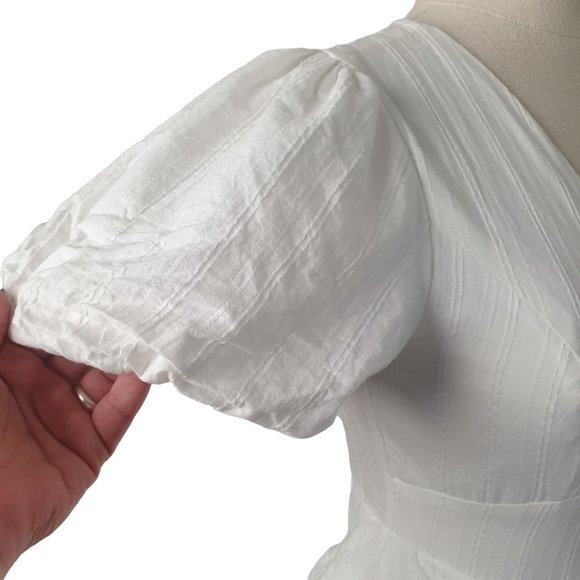 Ally | Size 8 | White Short Balloon Sleeve V-Neck Playsuit Lined - Picture 6 of 9